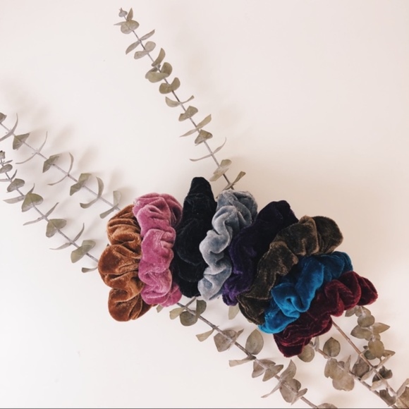 SALE♡Set of 8♡ Velvet Hair Scrunchies / Multicolor - Picture 3 of 6